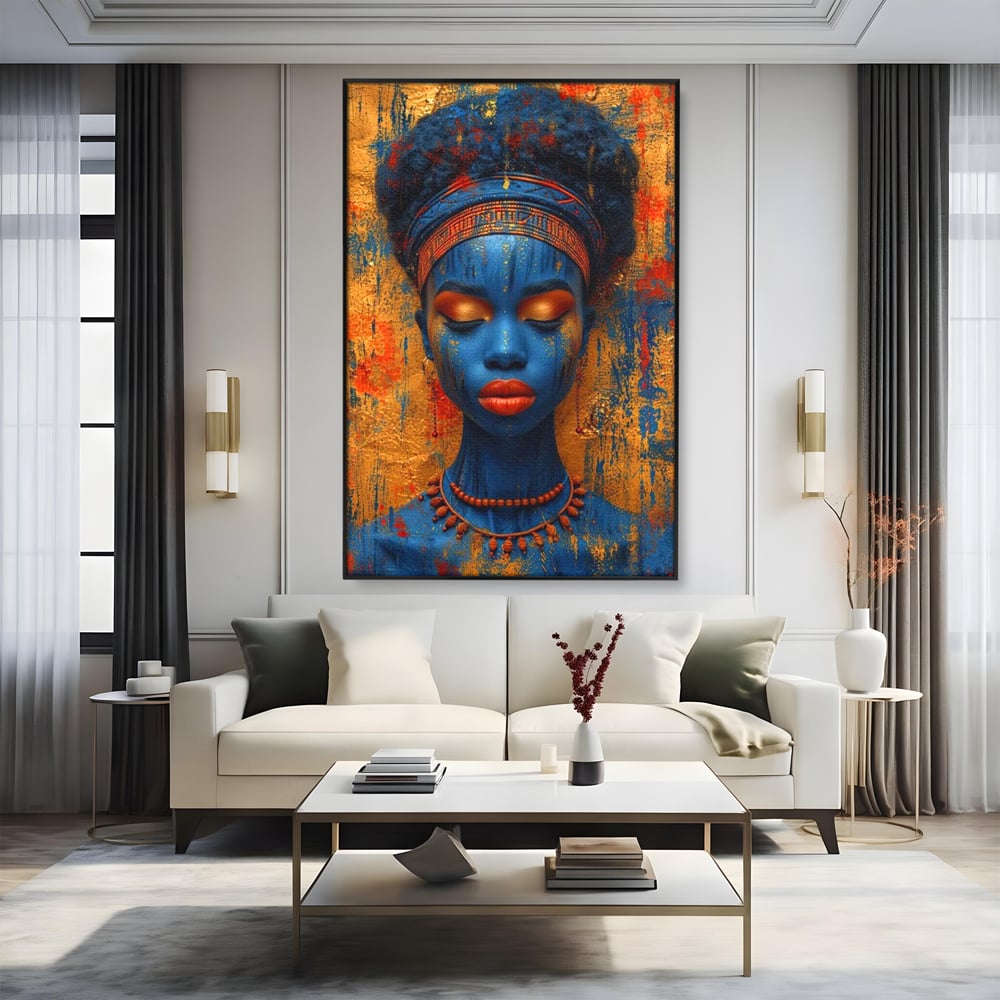 Tablou canvas cu portret de femeie cu piele albastra, in rama de aluminiu negru, pe perete intr-un living